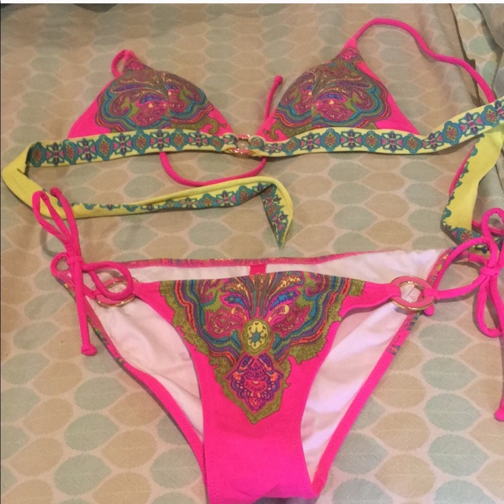 Victoria’s Secret bikini